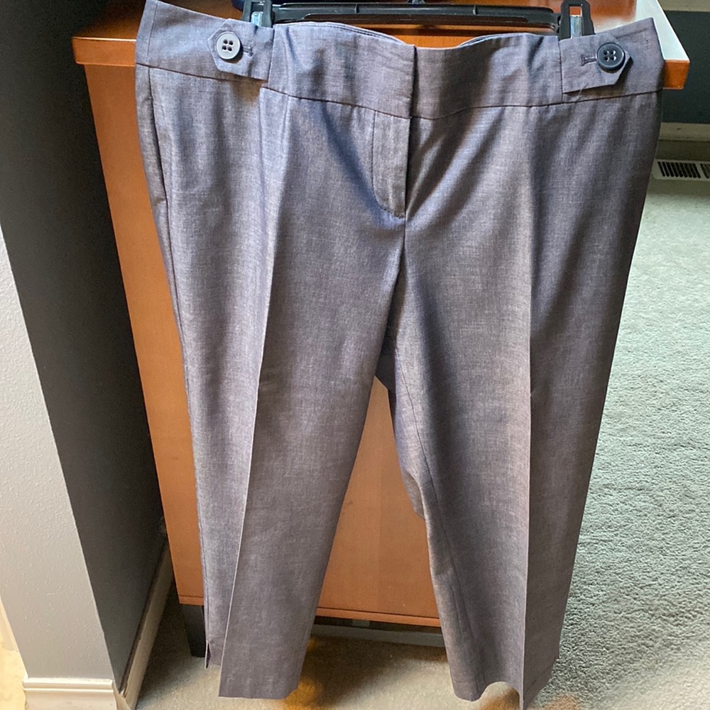 Super cute Loft tab side button crop pants.